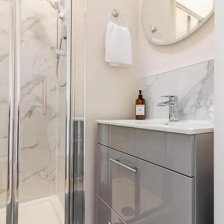 מלון Guestready - Cosy Retreat In Donnybrook 4*